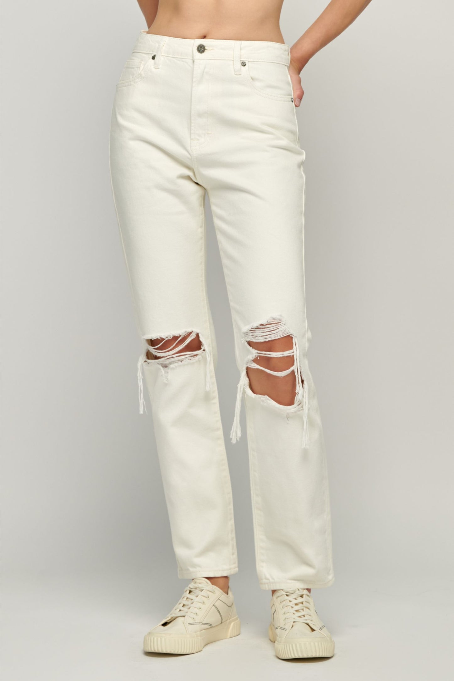 [Tracey] Cream Distressed Straight Mom Jean