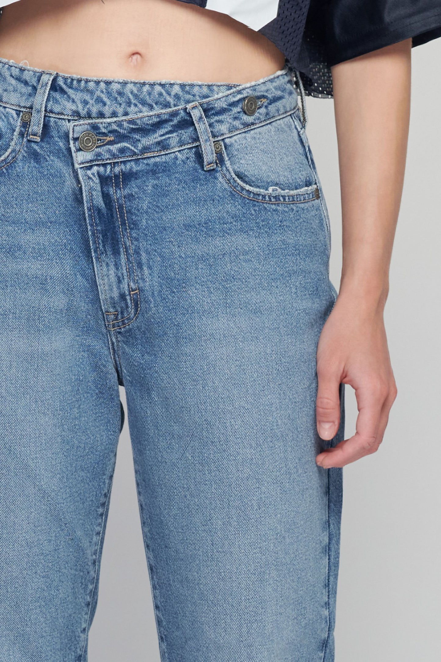 [Tracey] Crossover High Rise Straight Jean