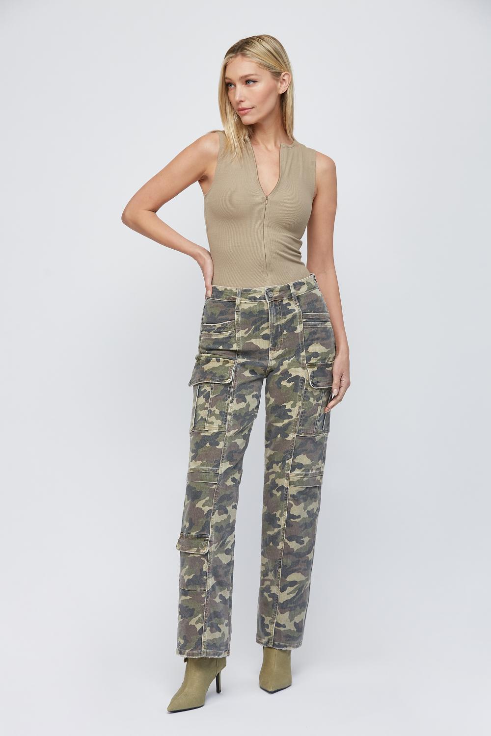 [Tracey] Camo Straight Jean