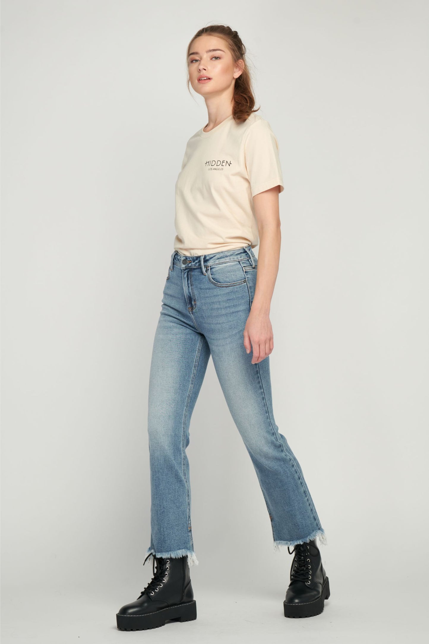 [Happi] Medium Wash Classic Cropped Flare