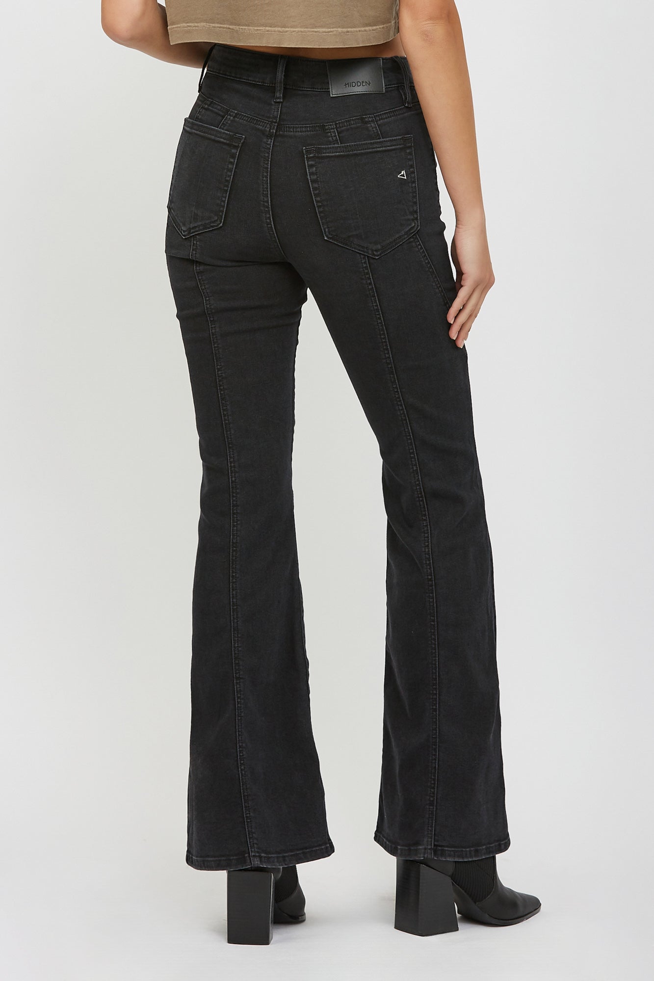 [HAPPI] Charcoal Wash Fashion Seam 33" Inseam Stretch Flare